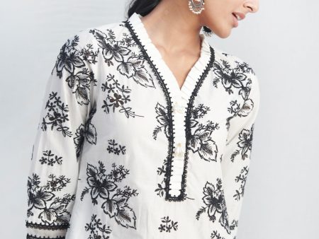 Mulmul Cotton Verlem White Kurta With Mulmul Cotton Savri White Pant Online Hot Sale