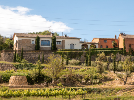 VISITA CAMINADA POR LA HEREDAD LLOPART + MIRADOR DE LES CAVES on Sale