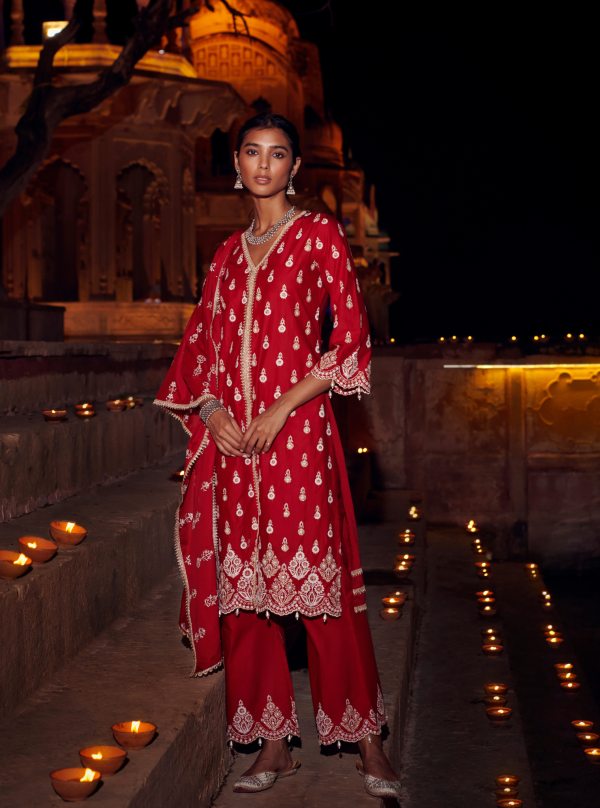 Mulmul Cotton Ahar Red Kurta With Ahar Red Pant on Sale